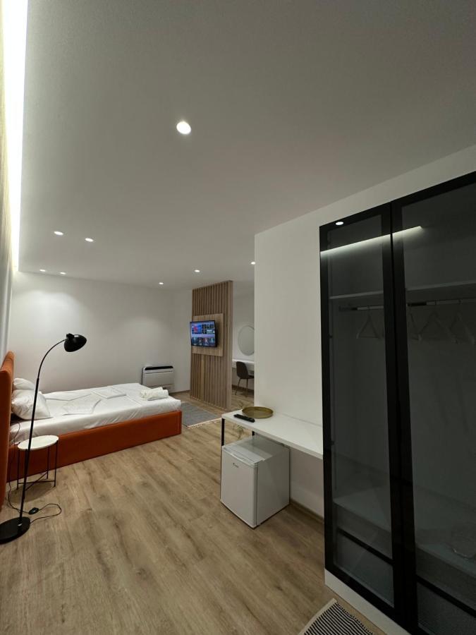 Hotel Restaurant Natyra E Qete เลเจอ ภายนอก รูปภาพ