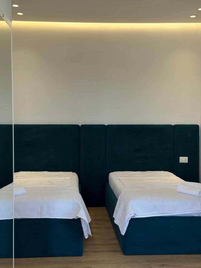 Hotel Restaurant Natyra E Qete เลเจอ ภายนอก รูปภาพ