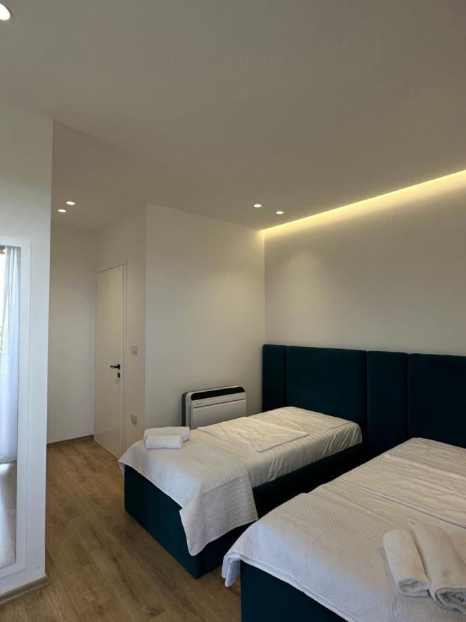 Hotel Restaurant Natyra E Qete เลเจอ ภายนอก รูปภาพ